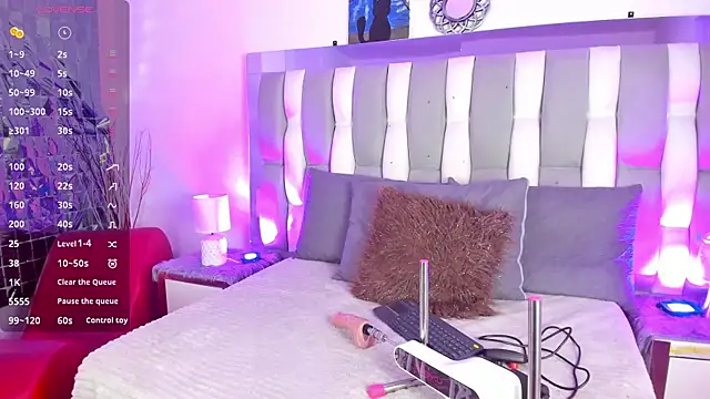 Snapshot of IsaDiiaz chatting on 7, 11, 2025 IsaDiiaz online show from 7, 11, 2025