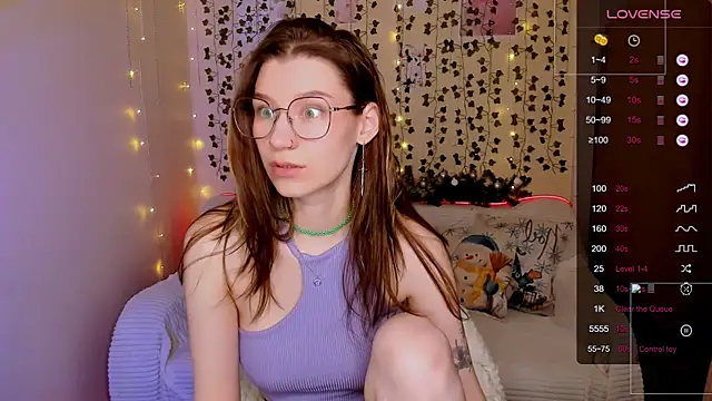 LinaBlossom  online show from 16, 12, 2025