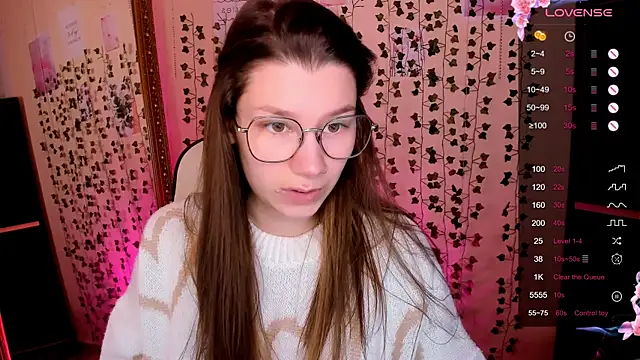 Snapshot of LinaBlossom_ chatting on 1, 3, 2026 LinaBlossom online show from 1, 3, 2026