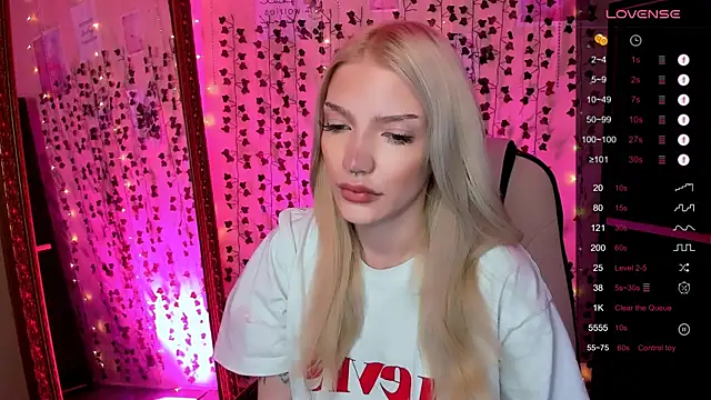 Snapshot of LinaBlossom_ chatting on 31, 3, 2026 LinaBlossom online show from 31, 3, 2026