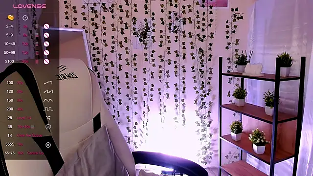 LinaBlossom  online show from 15, 5, 2026