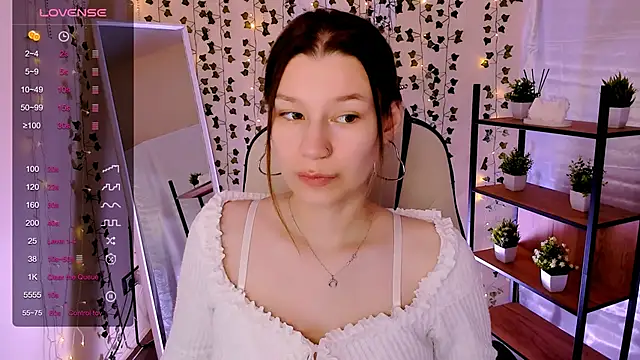 LinaBlossom  online show from 19, 5, 2026