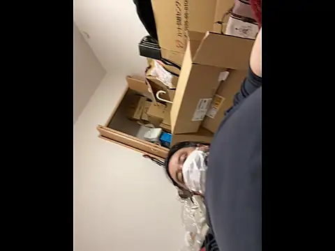 Snapshot of mino_bitter chatting on 20, 10, 2025 mino bitter online show from 20, 10, 2025