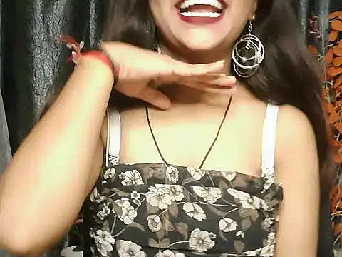 Snapshot of Sweey_Bebo chatting on 7, 10, 2025 Sweey Bebo online show from 7, 10, 2025