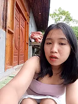 Snapshot of Suzuki_see chatting on 15, 10, 2025 Suzuki see online show from 15, 10, 2025