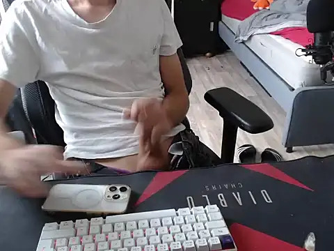 Snapshot of geil20CM2 chatting on 20, 9, 2025 geil20CM2 online show from 20, 9, 2025