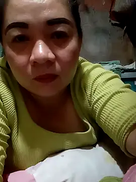 Snapshot of hornymom_01 chatting on 23, 9, 2025 hornymom 01 online show from 23, 9, 2025