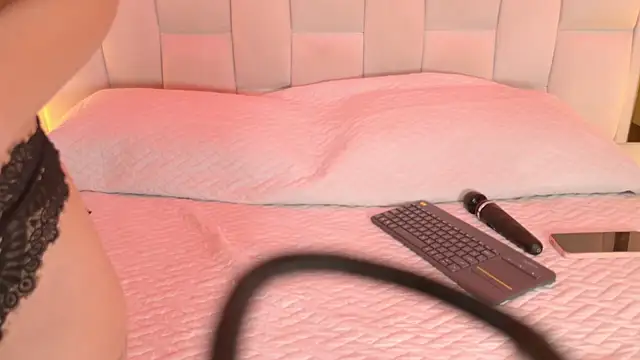 Snapshot of samanthaa_sm chatting on 9, 10, 2025 samanthaa sm online show from 9, 10, 2025