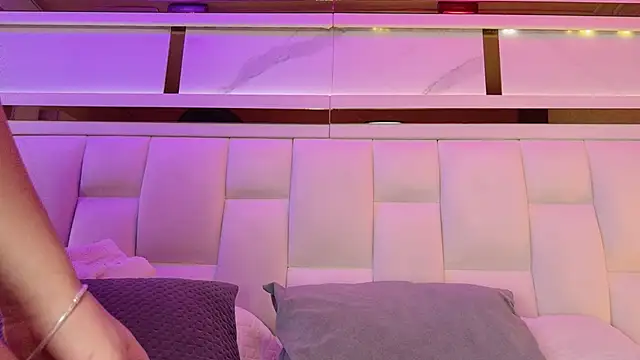 Snapshot of samanthaa_sm chatting on 25, 10, 2025 samanthaa sm online show from 25, 10, 2025