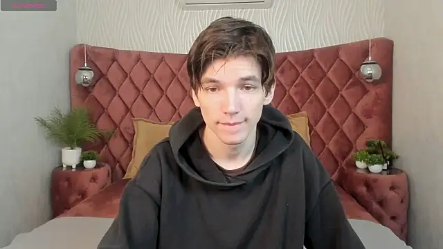 Snapshot of alfred_joness chatting on 18, 10, 2025 alfred joness online show from 18, 10, 2025