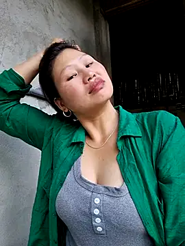 Snapshot of diamond-- chatting on 15, 10, 2025 diamond-- online show from 15, 10, 2025