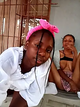 Snapshot of BlackPearl_19 chatting on 16, 10, 2025 BlackPearl 19 online show from 16, 10, 2025