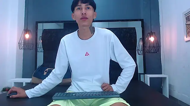 Snapshot of Daniel_delux_ chatting on 24, 9, 2025 Daniel delux online show from 24, 9, 2025