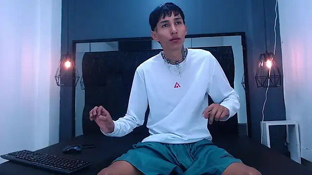 Snapshot of Daniel_delux_ chatting on 8, 10, 2025 Daniel delux online show from 8, 10, 2025