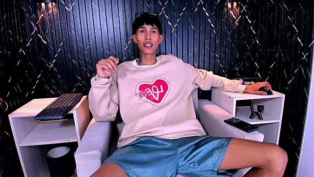 Snapshot of Daniel_delux_ chatting on 22, 10, 2025 Daniel delux online show from 22, 10, 2025