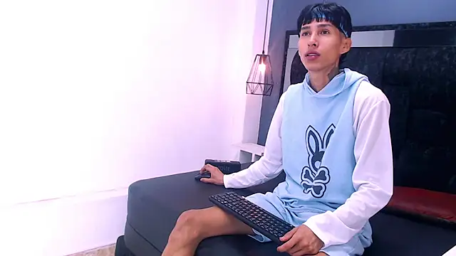 Snapshot of Daniel_delux_ chatting on 30, 10, 2025 Daniel delux online show from 30, 10, 2025