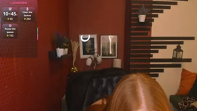 Snapshot of ChloeValentinee chatting on 18, 11, 2025 ChloeValentinee online show from 18, 11, 2025