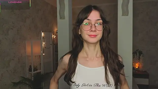 Snapshot of ReneeLippeatt chatting on 24, 10, 2025 ReneeLippeatt online show from 24, 10, 2025