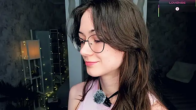 Snapshot of ReneeLippeatt chatting on 27, 2, 2026 ReneeLippeatt online show from 27, 2, 2026