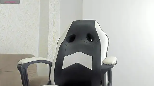 Snapshot of MaximoHall86 chatting on 1, 10, 2025 MaximoHall86 online show from 1, 10, 2025