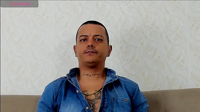 Snapshot of MaximoHall86 chatting on 30, 10, 2025 MaximoHall86 online show from 30, 10, 2025