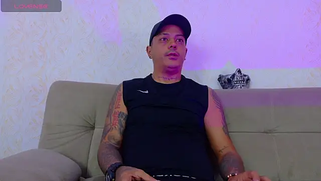 Snapshot of MaximoHall86 chatting on 1, 11, 2025 MaximoHall86 online show from 1, 11, 2025