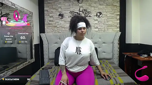 Snapshot of katalella_22hot chatting on 31, 10, 2025 katalella 22hot online show from 31, 10, 2025