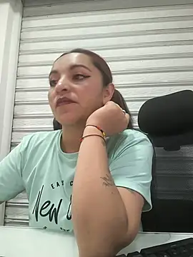 Alisson Stonee online show from 12, 6, 2026