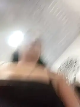 Snapshot of _Luna-1 chatting on 2, 10, 2025 Luna-1 online show from 2, 10, 2025