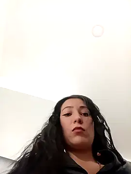 Snapshot of _Luna-1 chatting on 18, 10, 2025 Luna-1 online show from 18, 10, 2025