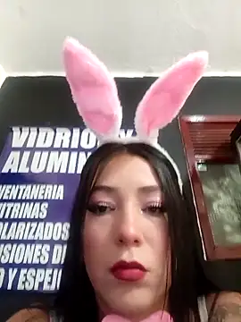 Snapshot of _Luna-1 chatting on 31, 10, 2025 Luna-1 online show from 31, 10, 2025