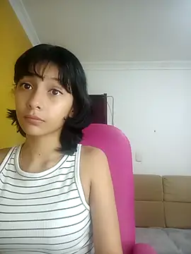 Snapshot of xoxo_milk chatting on 5, 10, 2025 xoxo milk online show from 5, 10, 2025