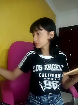 Snapshot of xoxo_milk chatting on 16, 10, 2025 xoxo milk online show from 16, 10, 2025