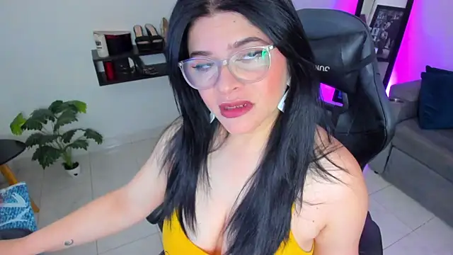 Snapshot of Miel_82 chatting on 26, 9, 2025 Miel 82 online show from 26, 9, 2025