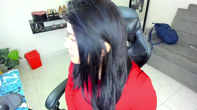 Snapshot of Miel_82 chatting on 4, 11, 2025 Miel 82 online show from 4, 11, 2025