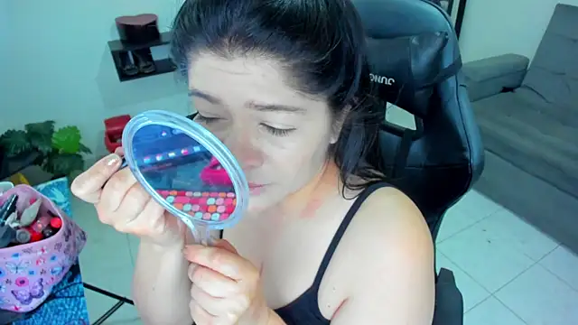 Snapshot of Miel_82 chatting on 6, 11, 2025 Miel 82 online show from 6, 11, 2025