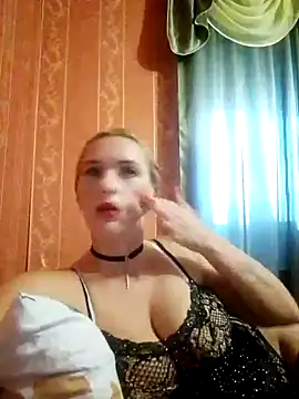Snapshot of LaraDiva7799 chatting on 9, 10, 2025 LaraDiva7799 online show from 9, 10, 2025