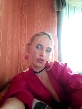 Snapshot of LaraDiva7799 chatting on 10, 10, 2025 LaraDiva7799 online show from 10, 10, 2025