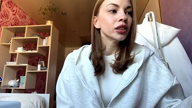 Snapshot of SofiaSmiles chatting on 21, 9, 2025 SofiaSmiles online show from 21, 9, 2025