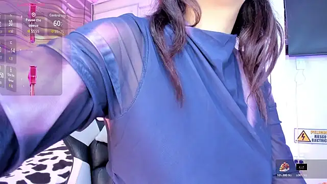 Snapshot of TahiyaMuley_ chatting on 6, 11, 2025 TahiyaMuley online show from 6, 11, 2025