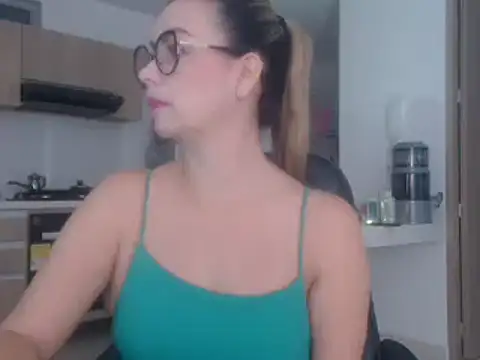 Snapshot of LovePaula chatting on 18, 3, 2025 LovePaula online show from 18, 3, 2025