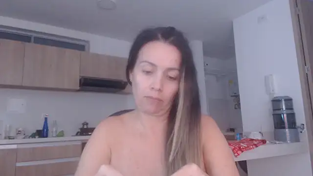 LovePaula online show from 9, 6, 2026