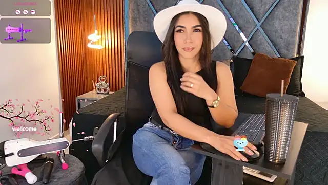 Snapshot of Dafne__Ruiz chatting on 16, 1, 2026 Dafne Ruiz online show from 16, 1, 2026