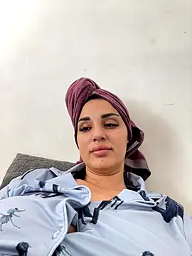 Giullyaxx online show from 16, 10, 2025