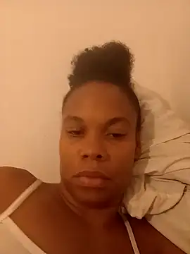 Snapshot of PrettahSantos chatting on 15, 10, 2025 PrettahSantos online show from 15, 10, 2025