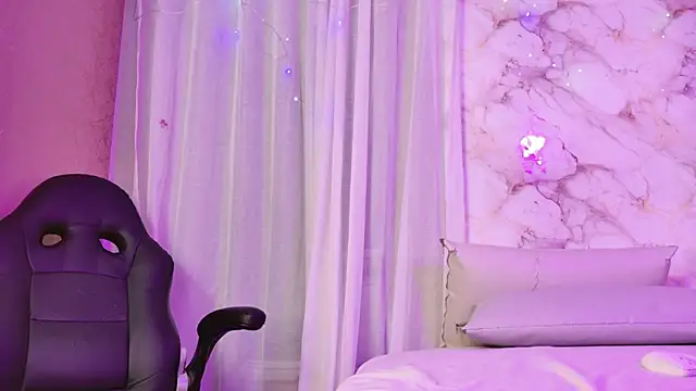 Snapshot of yliria010 chatting on 31, 10, 2025 yliria010 online show from 31, 10, 2025