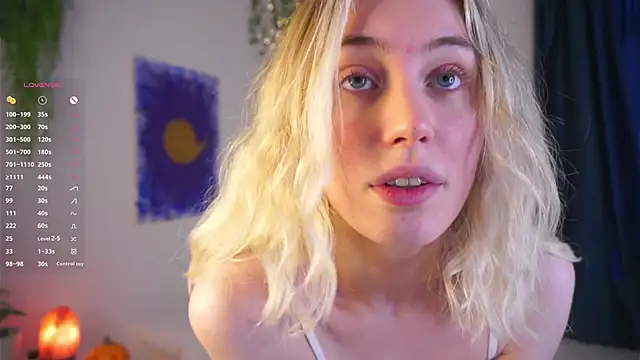 Snapshot of HoneyRay chatting on 2, 11, 2025 HoneyRay online show from 2, 11, 2025