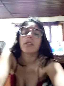 Snapshot of lucixxx14 chatting on 8, 10, 2025 lucixxx14 online show from 8, 10, 2025