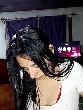 Snapshot of lucixxx14 chatting on 13, 10, 2025 lucixxx14 online show from 13, 10, 2025