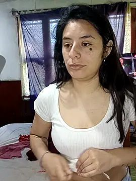 Snapshot of lucixxx14 chatting on 13, 10, 2025 lucixxx14 online show from 13, 10, 2025